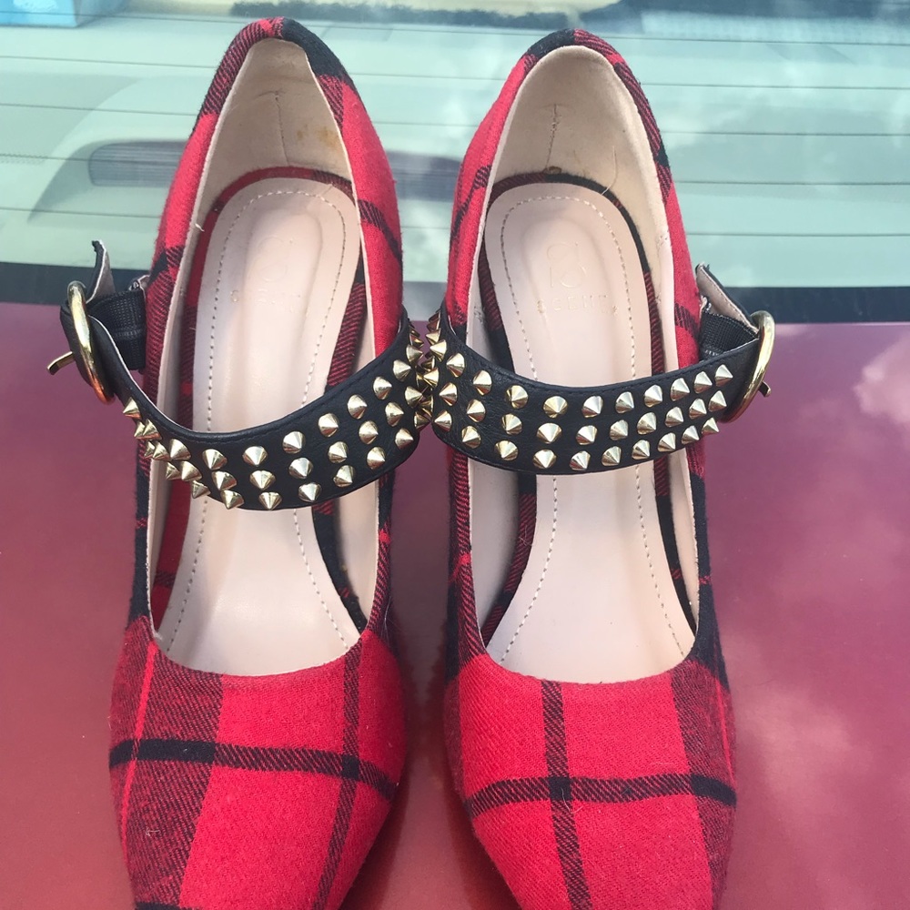 SALE 🛑! Comfy Lower Red Heels 👠